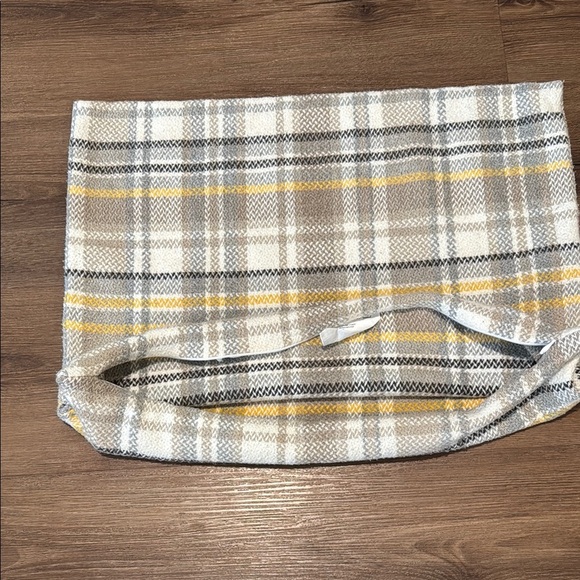 Elegant Plaid Accent Pillow Covers - Gray, Cream & Yellow. 18" x 18" - Picture 3 of 6